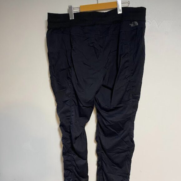 The North Face Women's Black Ruched Cropped Jogger Pants Size XXL/TTG - Picture 10 of 10
